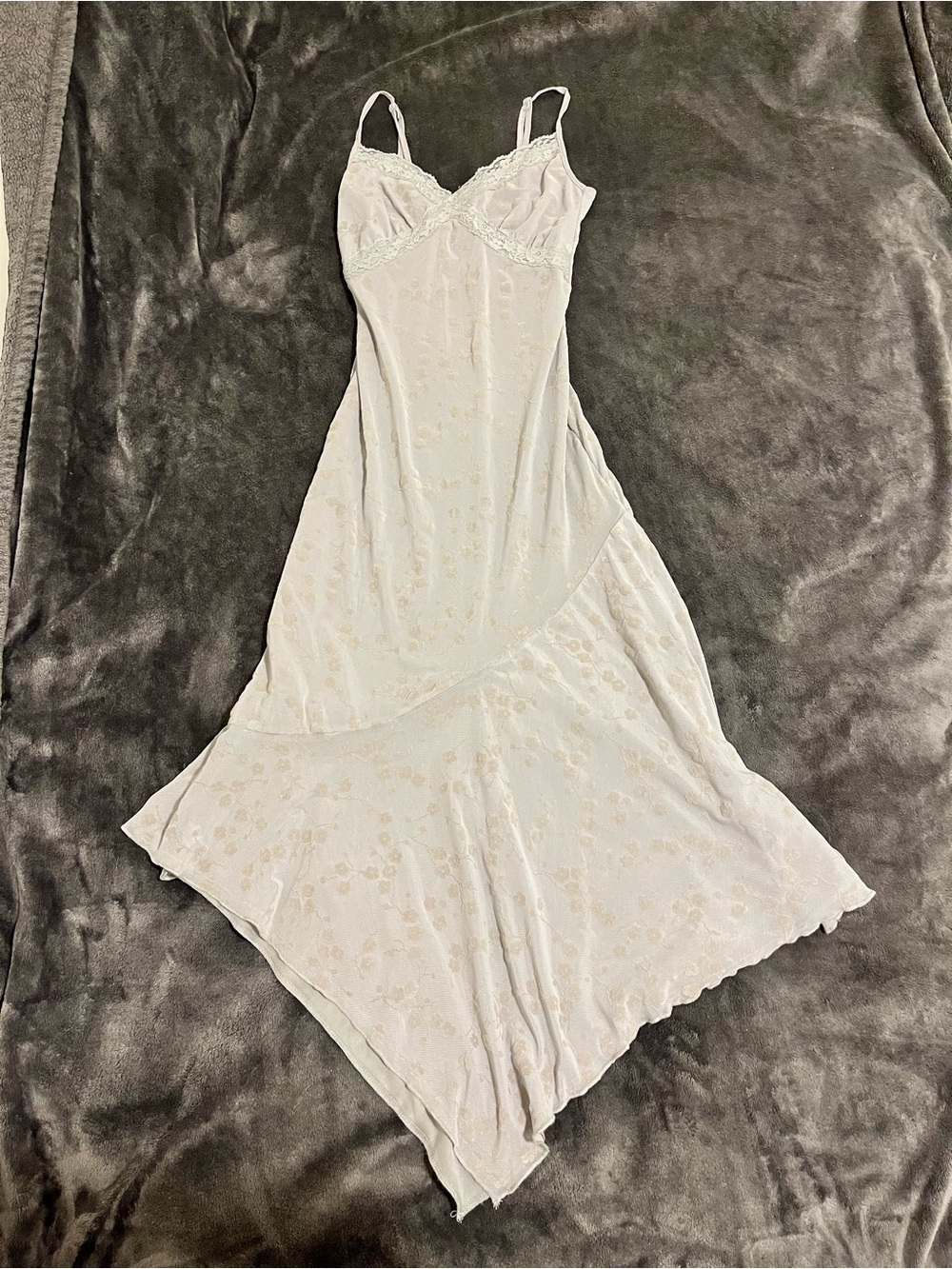 URBAN OUTFITTERS grey motel Devon Asymmetric midi dress - Picture 4 of 9